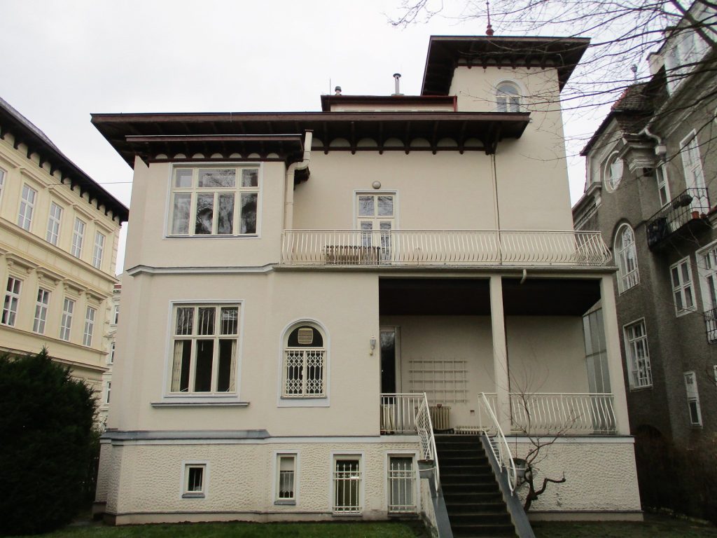 Gymnasiumstraße 81